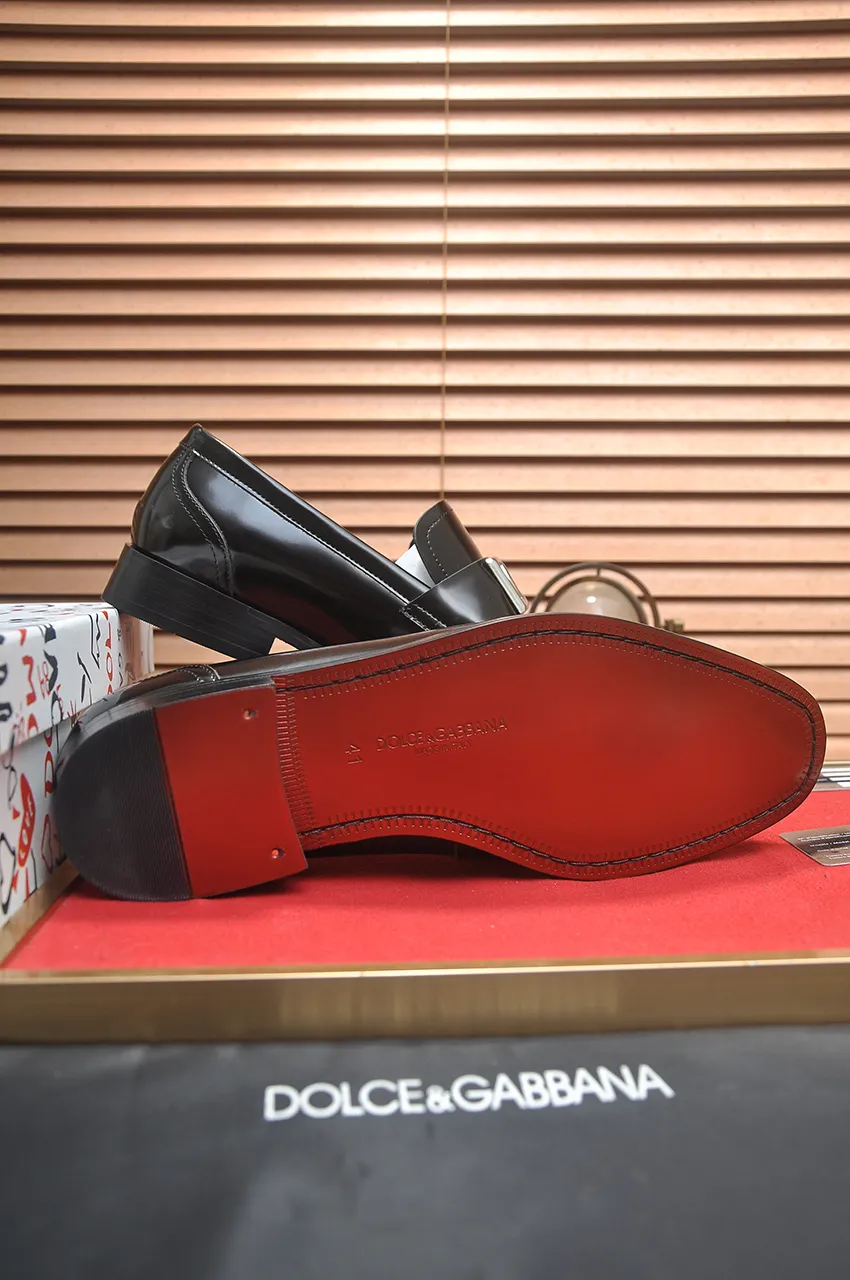 Men's men's shoes 💰500💶🌲 DG top 🔍🔍Men's new leather shoes 🚹 are on sale at the same time at the counter ⚠The uppers are imported cowhide from Italy, the entire imported cowhide lining, imported accessories 💪💪, completely 1⃣️ vs 1⃣️ replica 🇮 🇹💪💪, ⚠Sole: The original sole is specially provided by the original factory, the exclusive movable molded sole is super comfortable, ⚠The original factory follows the order, 🔍🔍high quality, you can enter and exit the counter at will, welcome to compare ⚠Size: 38-44 (45 customized)